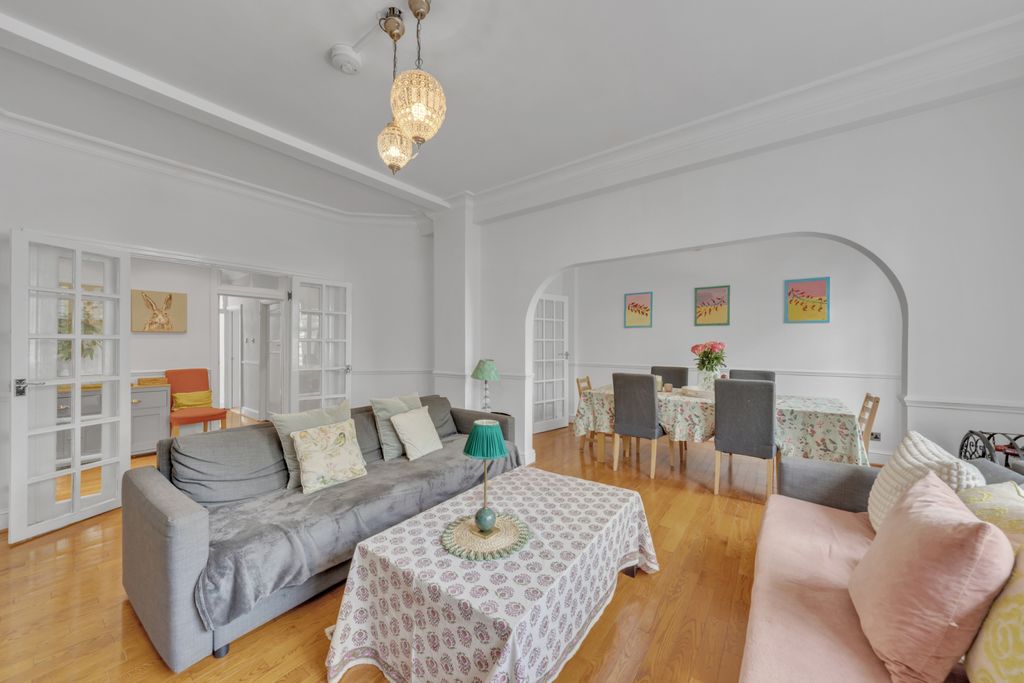 Property photo 3 of 19 Picture No. 18