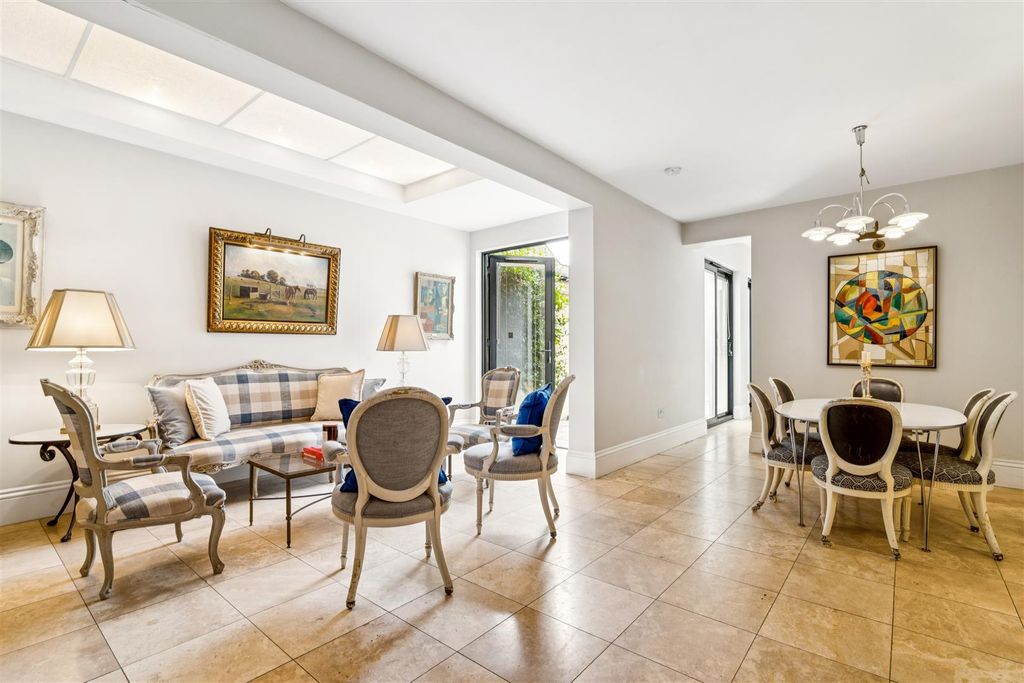 Property photo 2 of 11 Chiswick Lane, W4 - For Sale