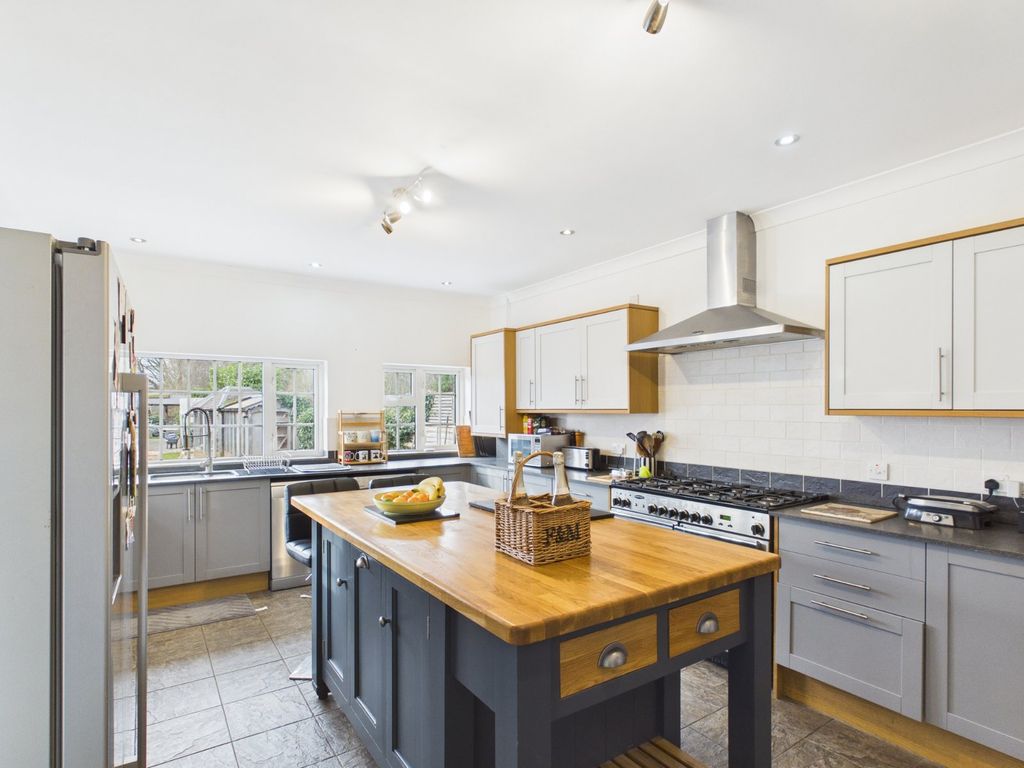 Property photo 3 of 41 Kitchen