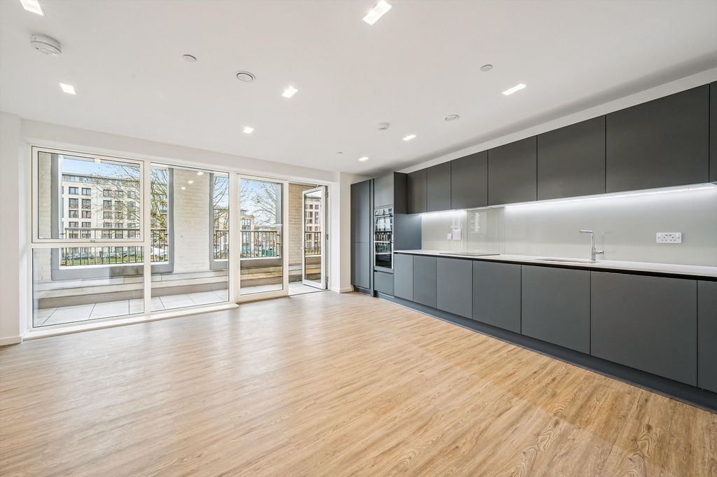 Property photo 2 of 13 Image