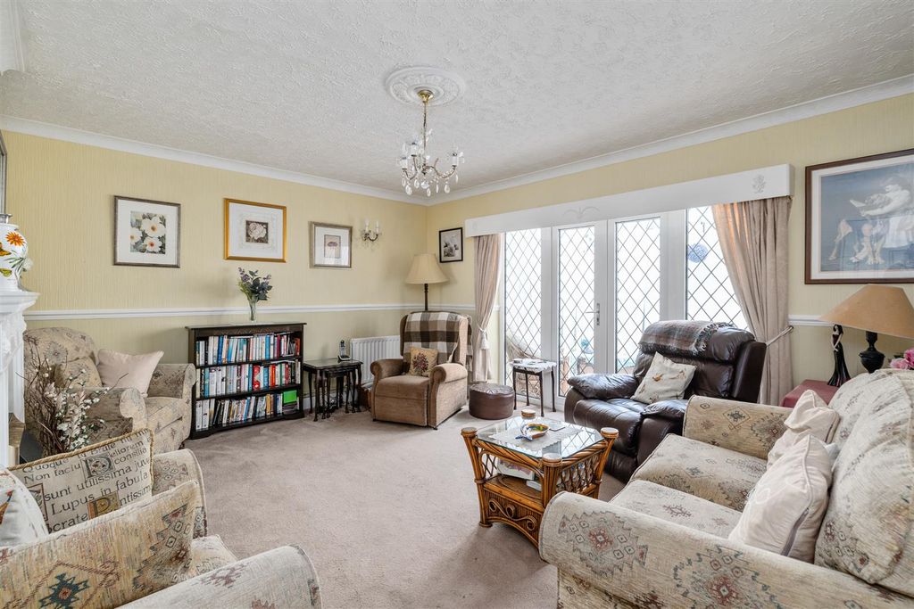 Property photo 1 of 10 92 Melton Avenue_5.Jpg