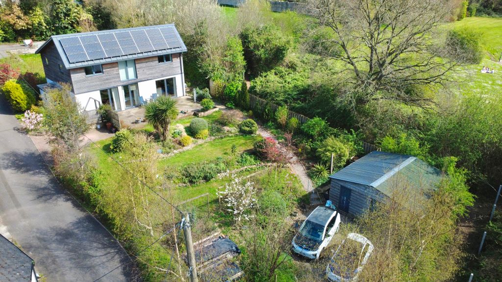 Property photo 1 of 28