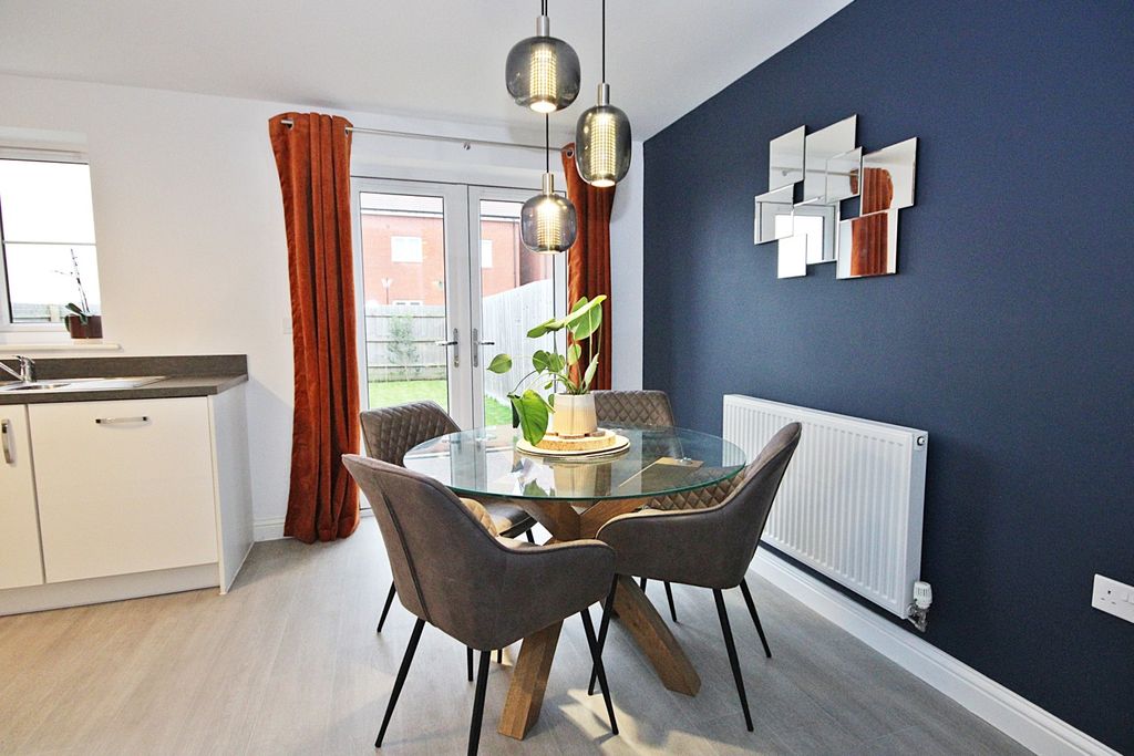 Property photo 3 of 17 4890513