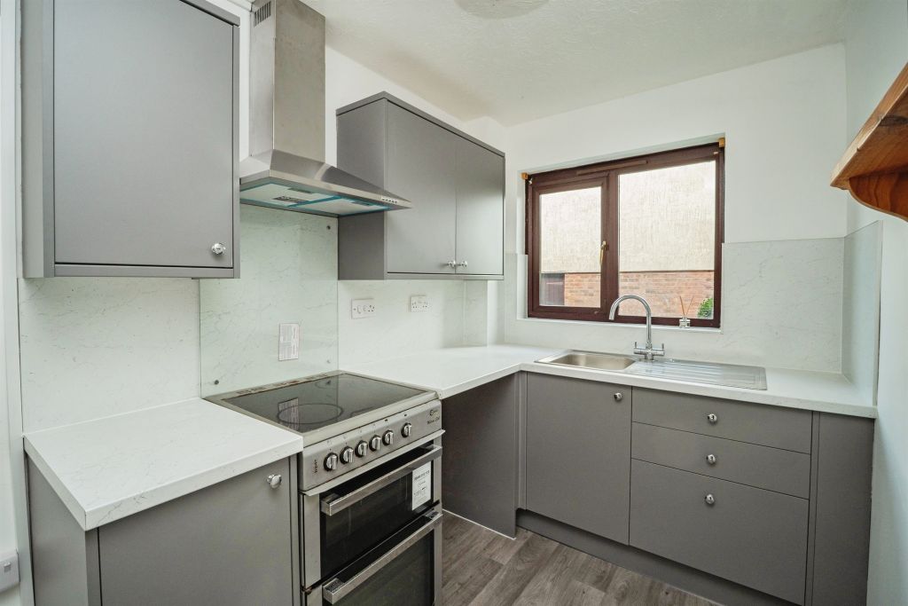 Property photo 2 of 20