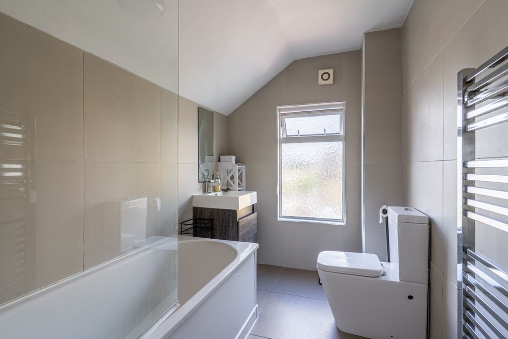 Property photo 3 of 16 5230654