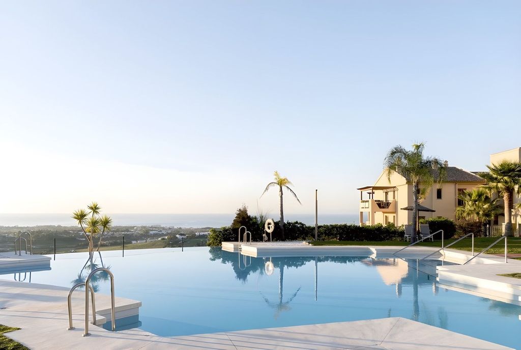 Property photo 2 of 33