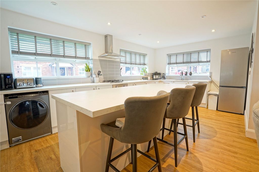 Property photo 3 of 21 Picture No. 14