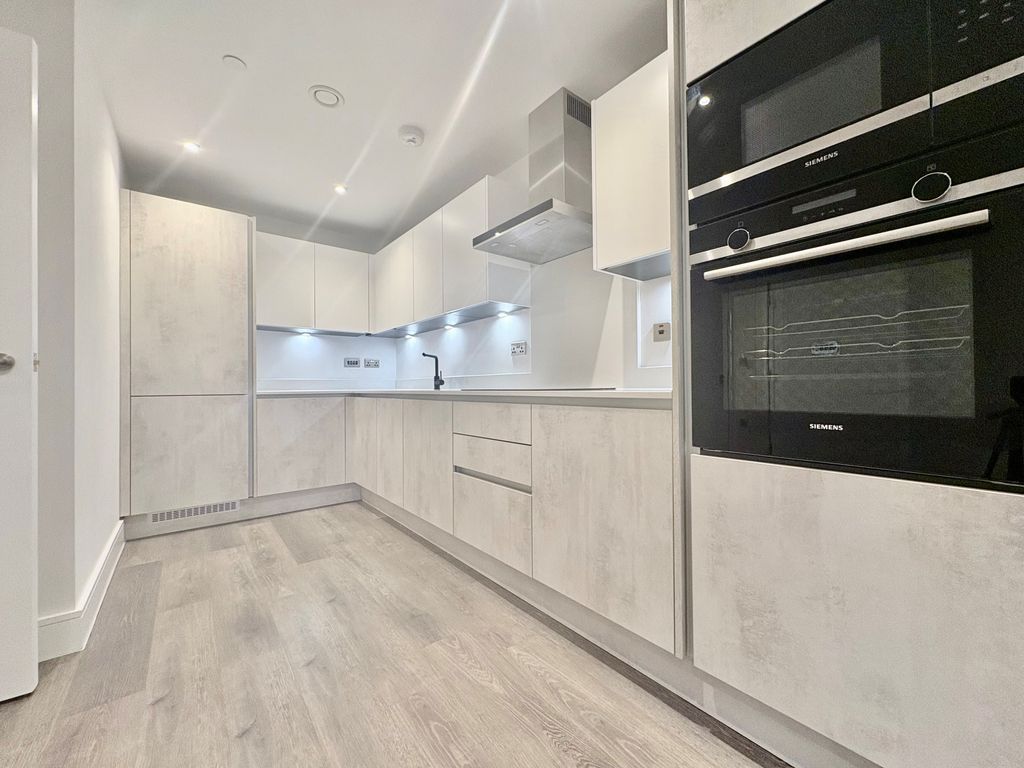 Property photo 2 of 4 Balcony