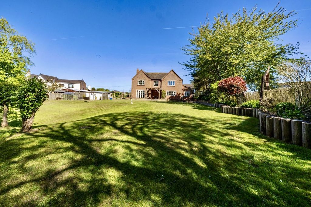 Property photo 2 of 42
