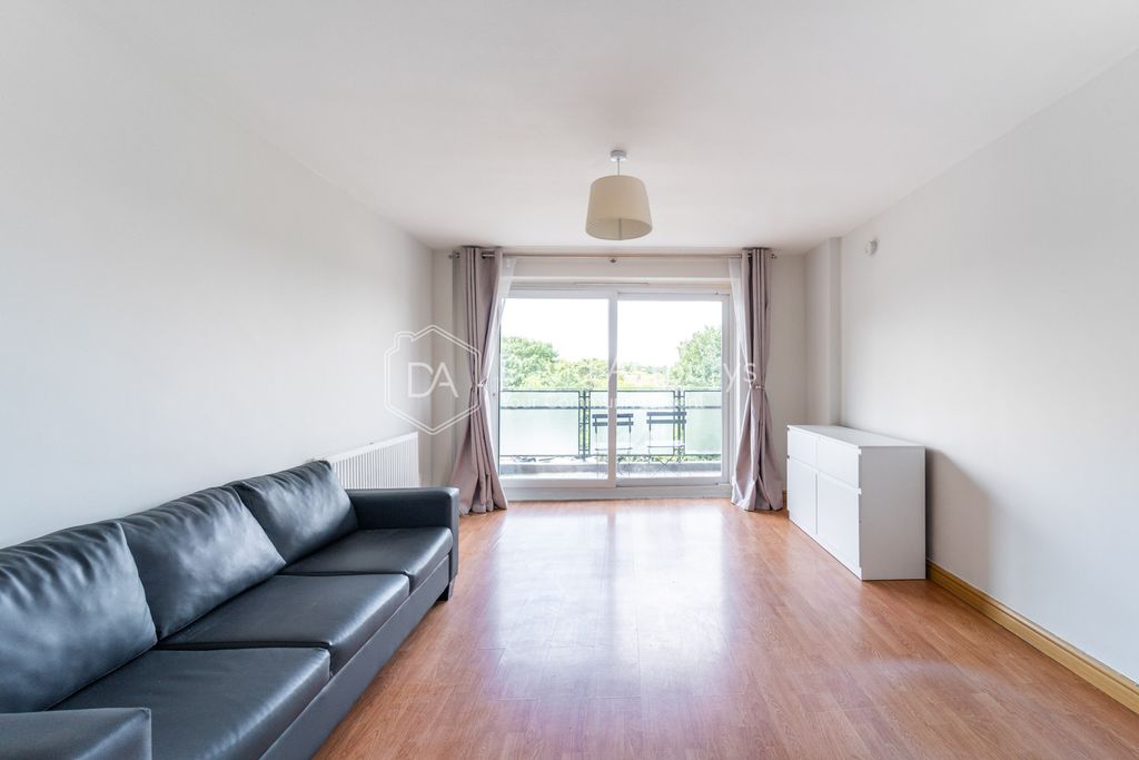 Property photo 2 of 13 Mba04583