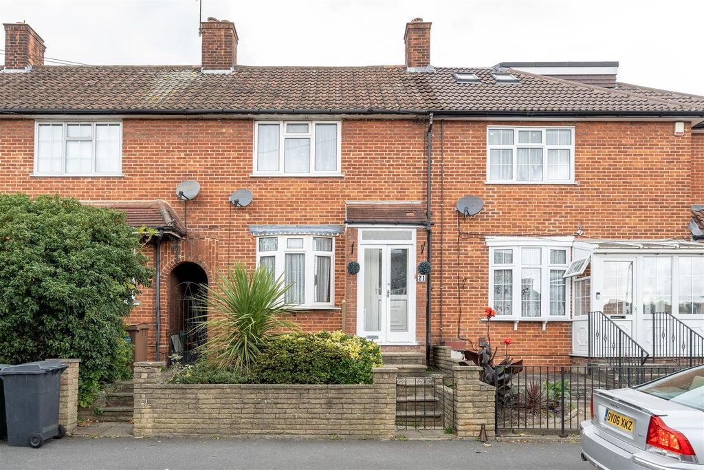 Property photo 1 of 16 Normanton Park E4