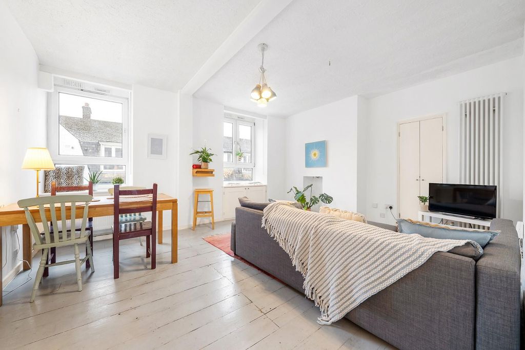 Property photo 1 of 11 Reception (3).Jpg