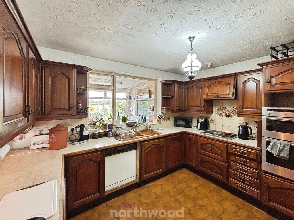 Property photo 3 of 33