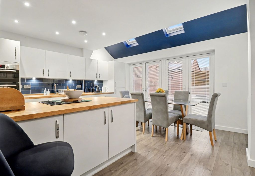 Property photo 2 of 24