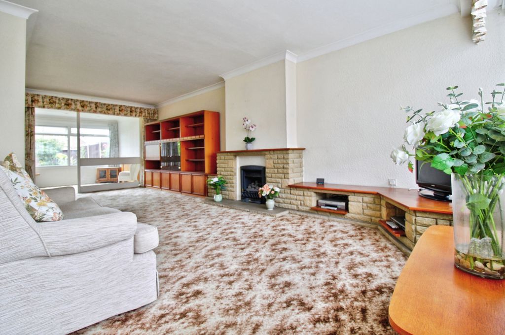 Property photo 2 of 25 14