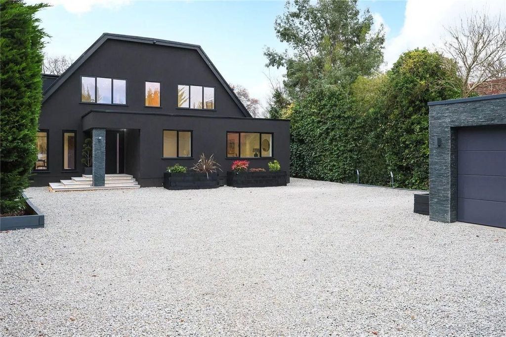 Property photo 1 of 40