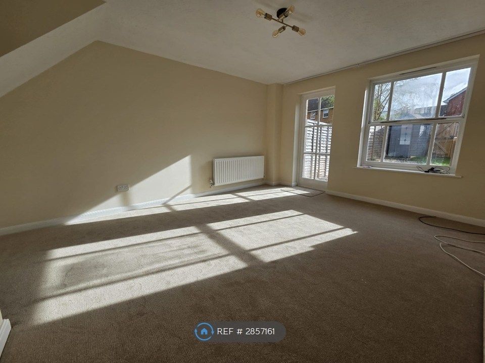 Property photo 1 of 10 Sitting Room