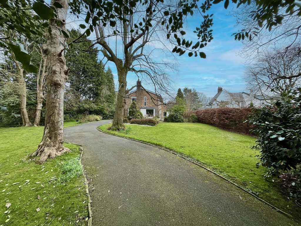Property photo 1 of 33