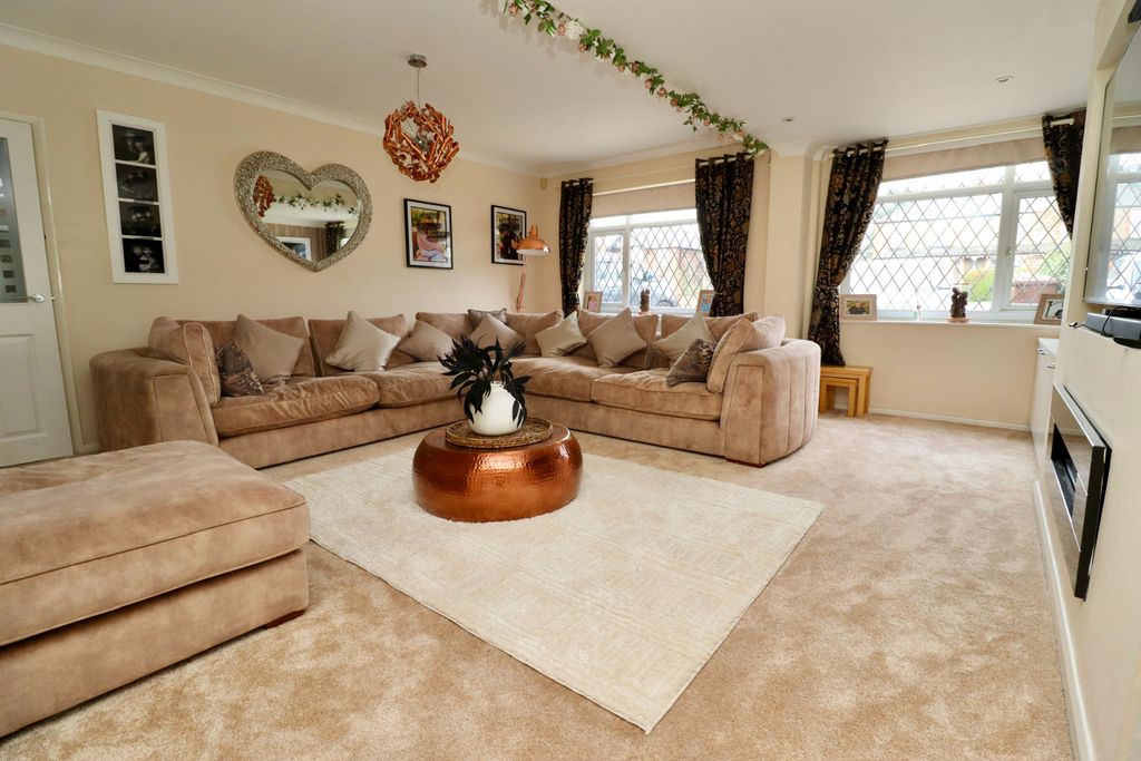 Property photo 3 of 17 Img_9561