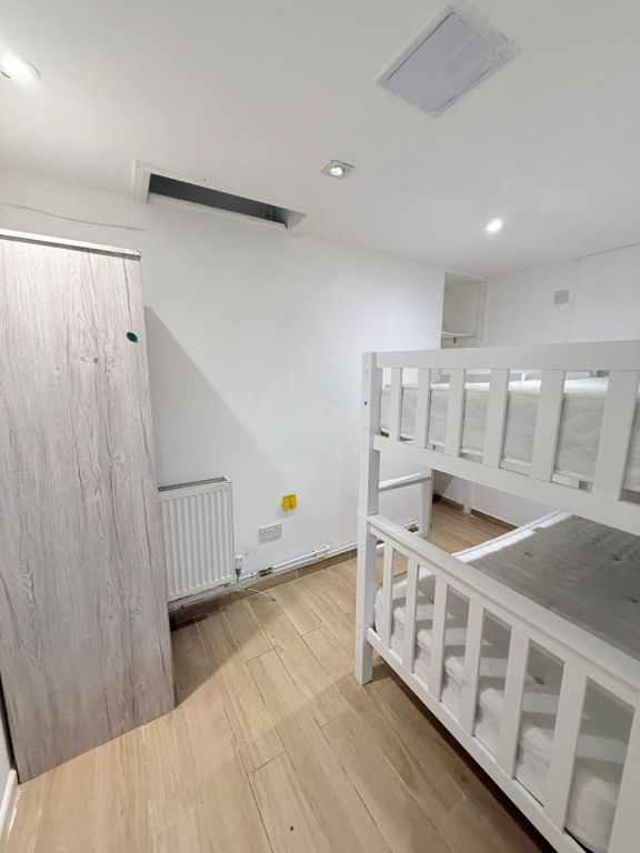 Property photo 2 of 7 Gallery