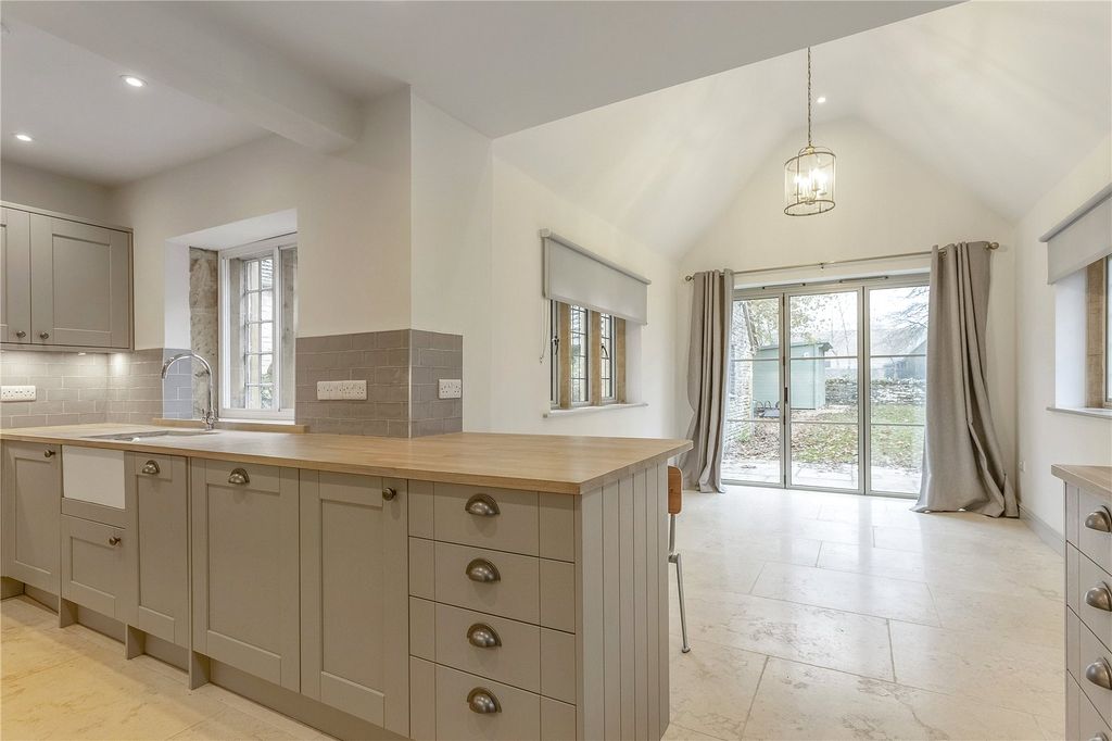 Property photo 2 of 12 Picture No. 13