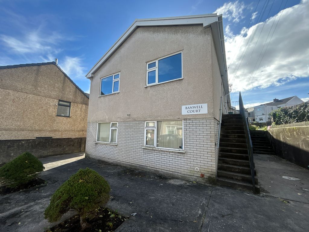 Property photo 2 of 6