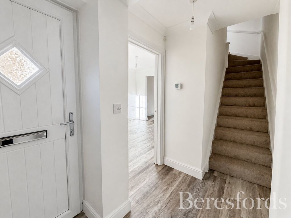 Property photo 2 of 16 Entrance Hall