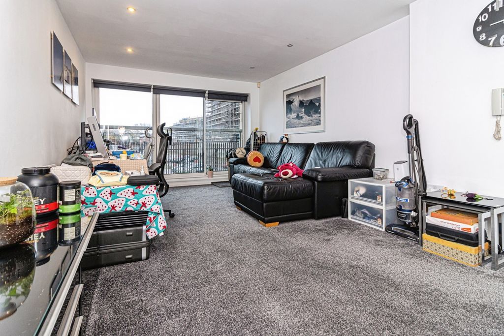 Property photo 3 of 8 Photo