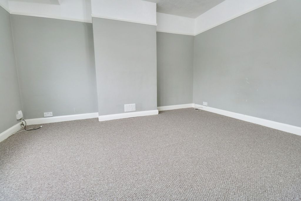 Property photo 3 of 12 4416282