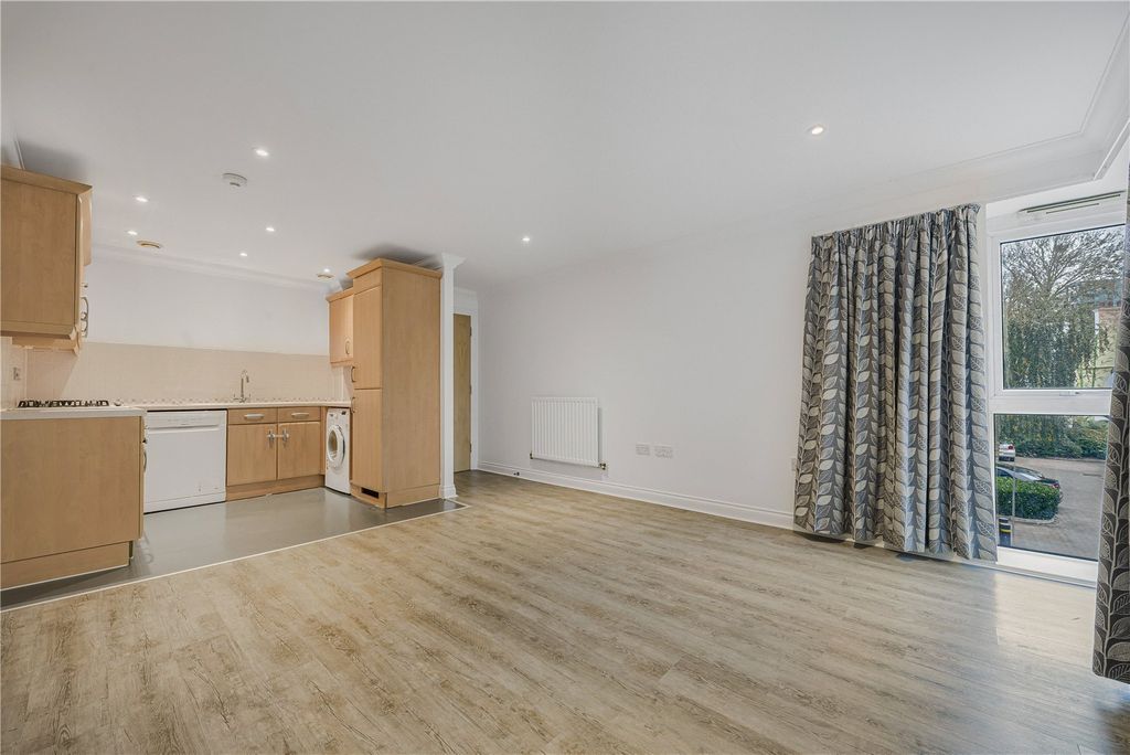 Property photo 3 of 9 Picture No. 14