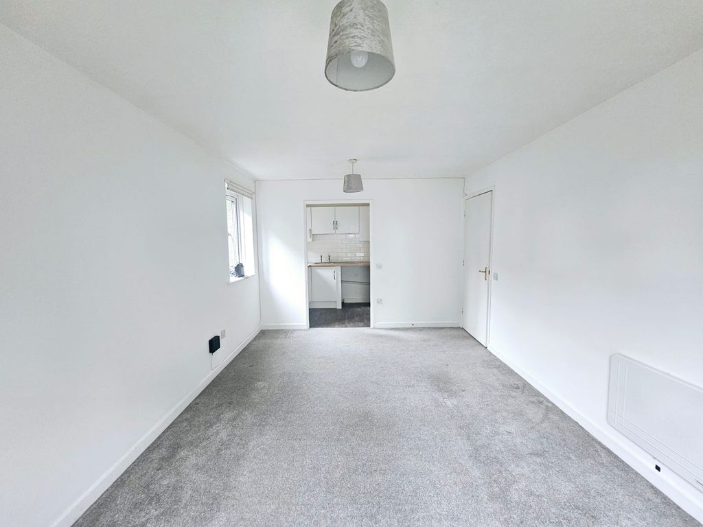 Property photo 2 of 10 Image