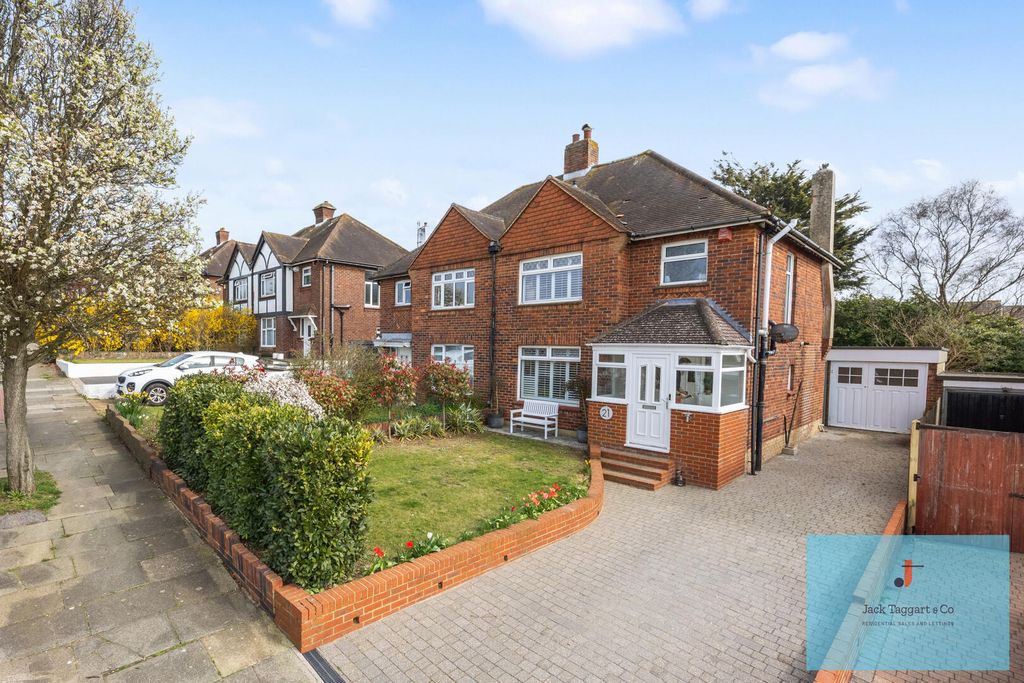 Property photo 1 of 31 Front (Exterior)