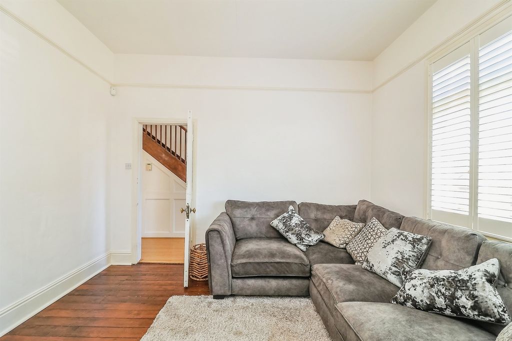 Property photo 3 of 26