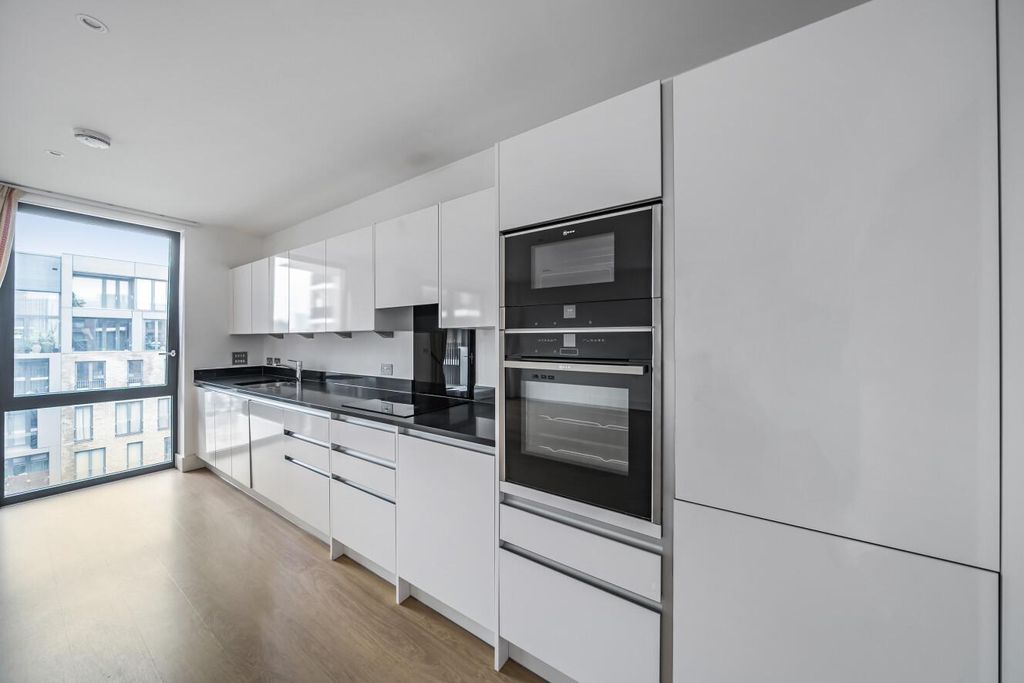 Property photo 3 of 14 Picture 3