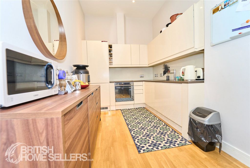 Property photo 3 of 14 Picture No. 18