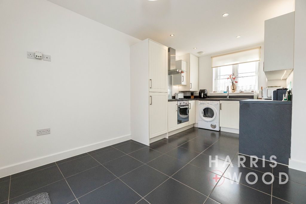 Property photo 2 of 30 3989051