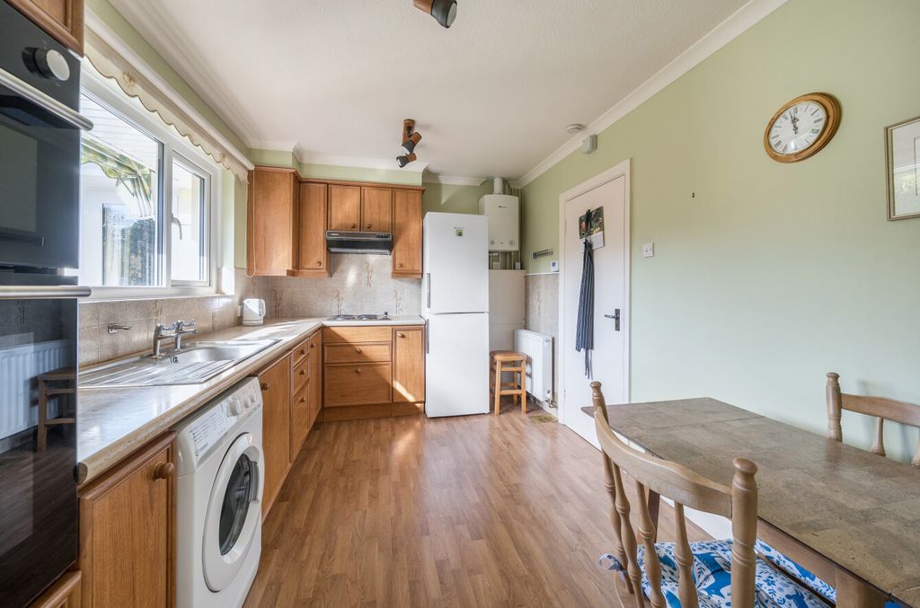 Property photo 3 of 20 Kitchen