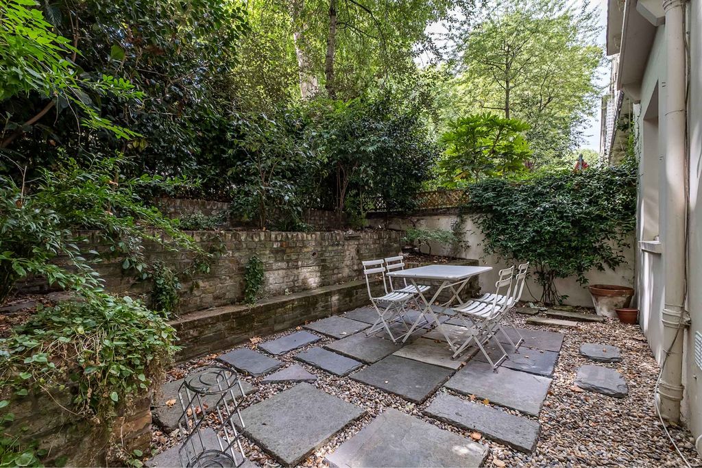 Property photo 3 of 11