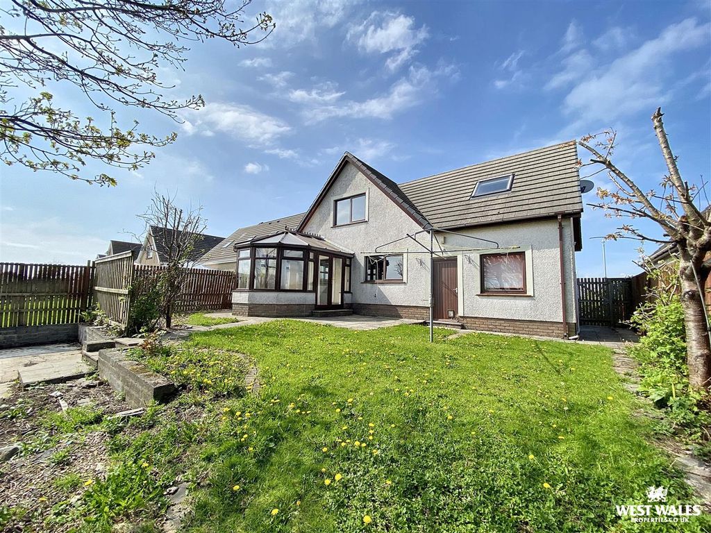 Additional image 4 of 3 bed detached bungalow for saleCenarth Close, Pembroke Dock SA72