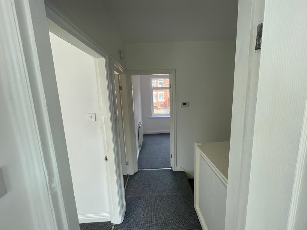 Property photo 2 of 10 Hallway