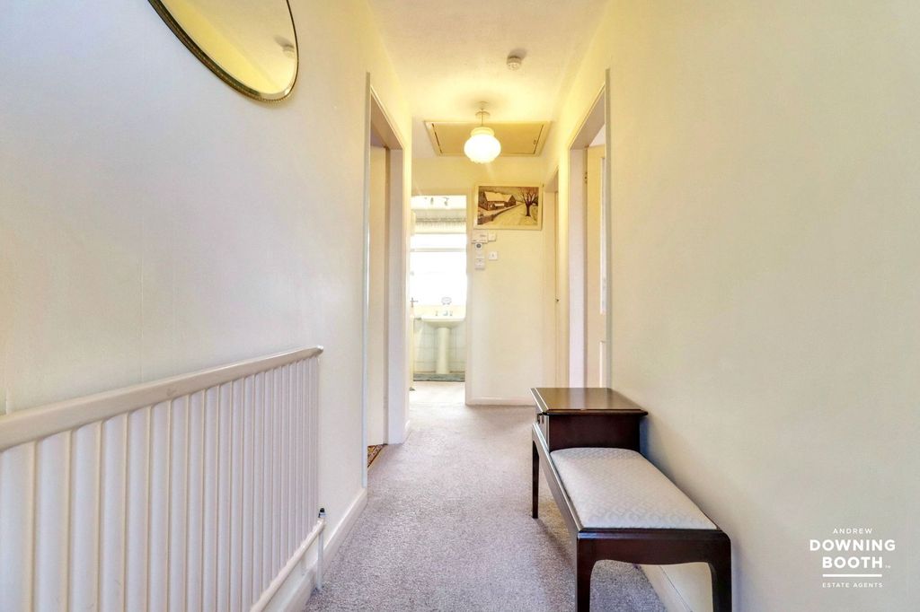 Property photo 2 of 25