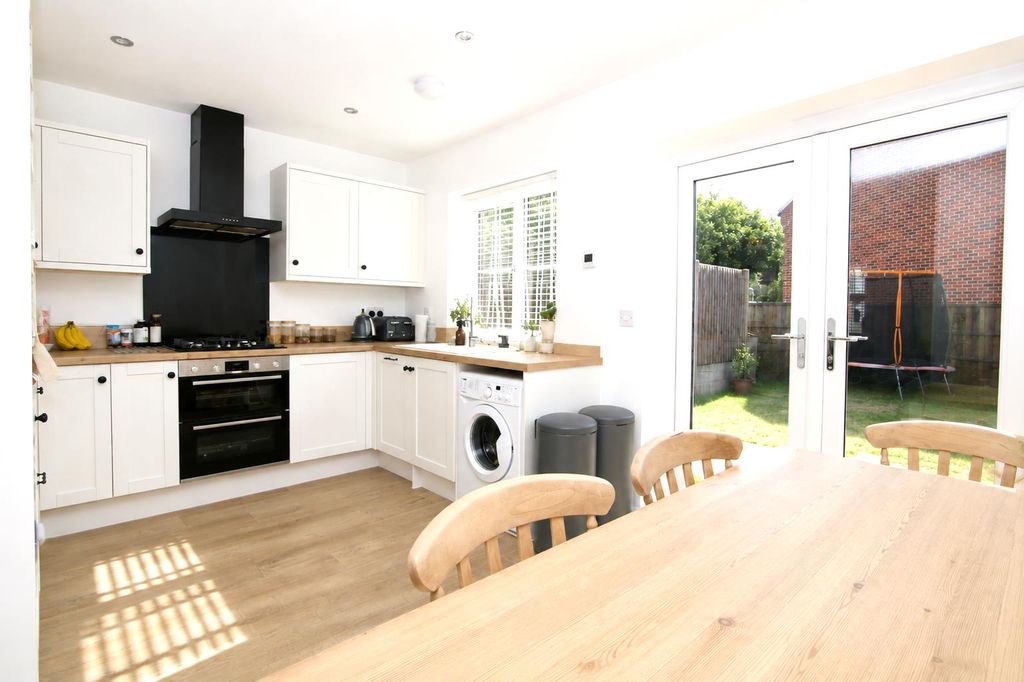 Property photo 2 of 18 cd21Ca91-22Ab-4Ac4-8097-3Bf35d211Cb6.Png