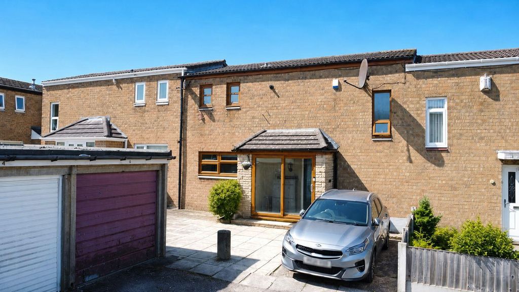 Property photo 1 of 25 Yewdale For Sale