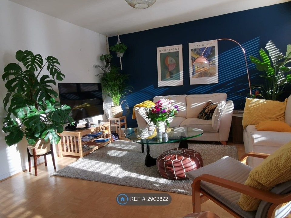 Property photo 3 of 11 Sunny Living Room