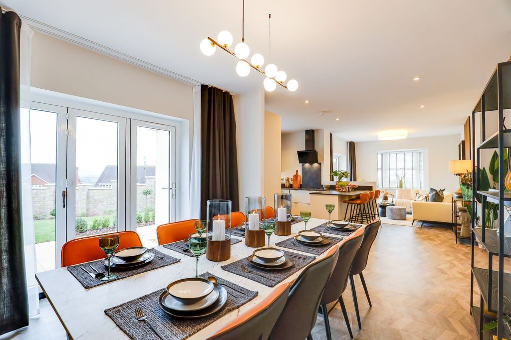 Property photo 3 of 21 Kitchen