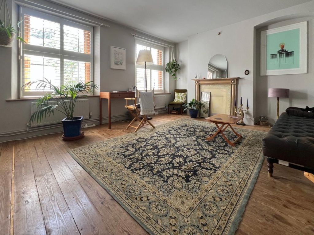 Property photo 3 of 13