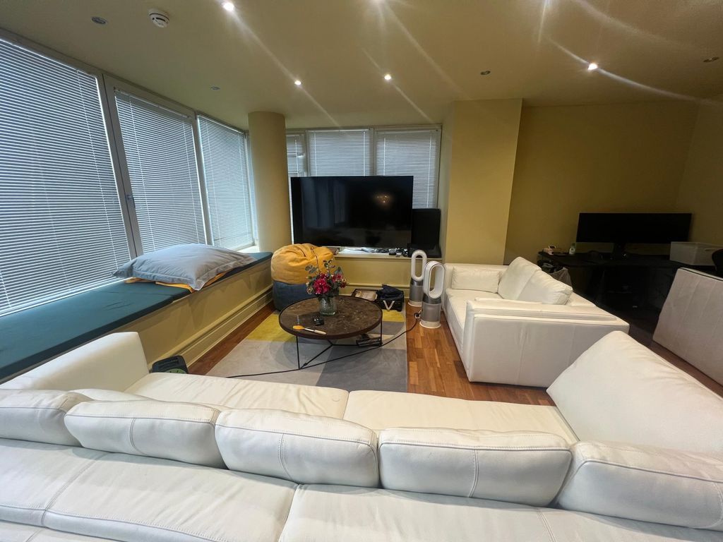 Property photo 2 of 21 Photo 1