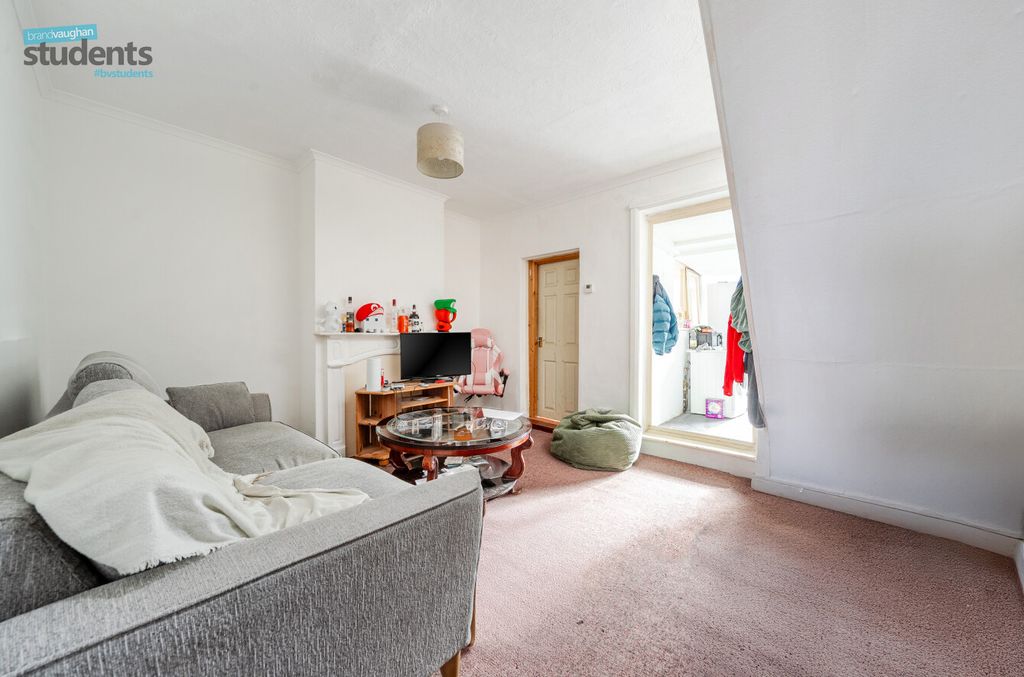 Property photo 2 of 10 7E56587A-1E47-422...