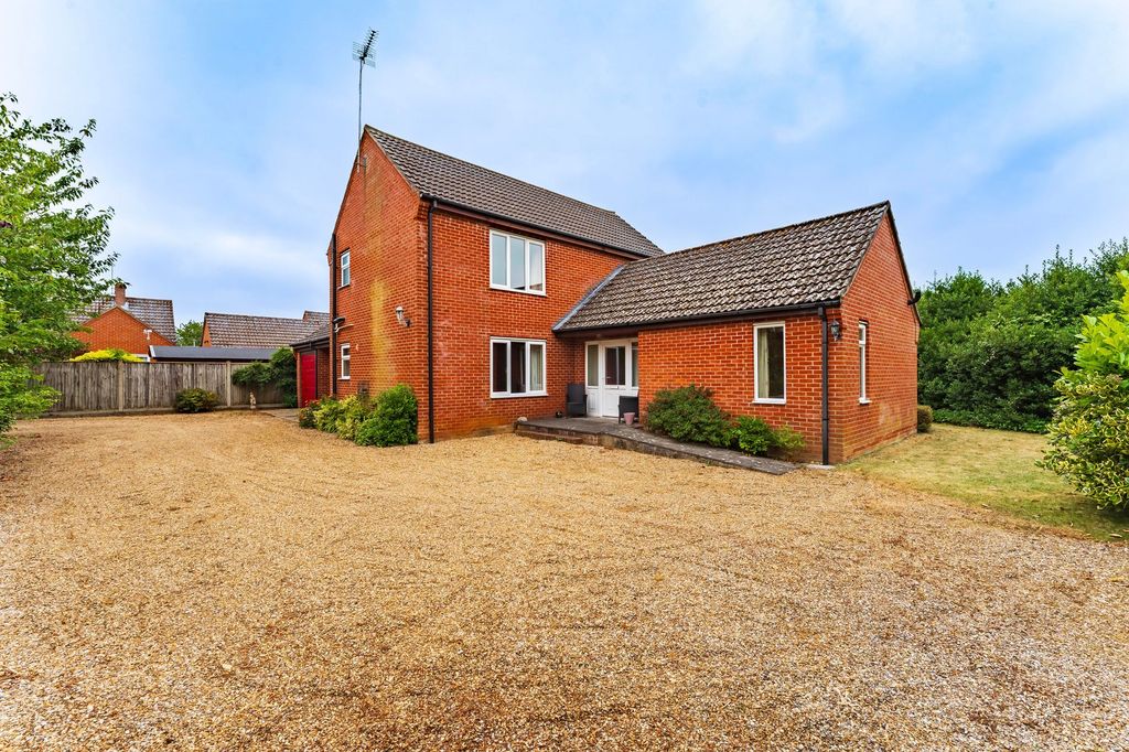 Property photo 1 of 26