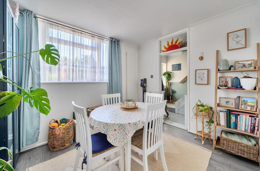Property photo 3 of 19 Dining Room